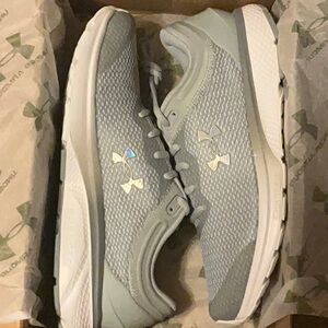 Brand new under armour - charged escape 3 BL sneakers